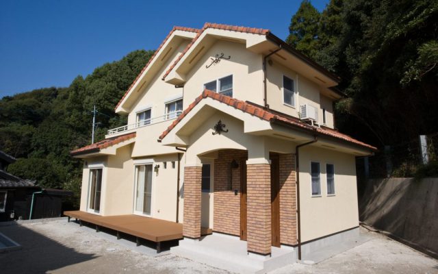 静かな森に囲まれた住みたい家